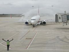 Aeroporto Internacional Dr. António Agostinho Neto recebeu 400 passageiros no primeiro dia das operações.